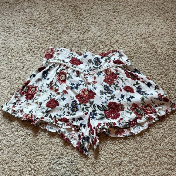 American Eagle Outfitters Pants - Floral shorts